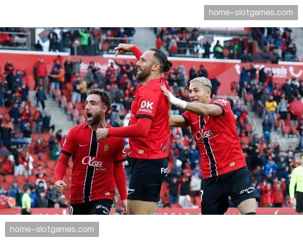 穆里奇点射加助攻表现全面 助马略卡主场大胜